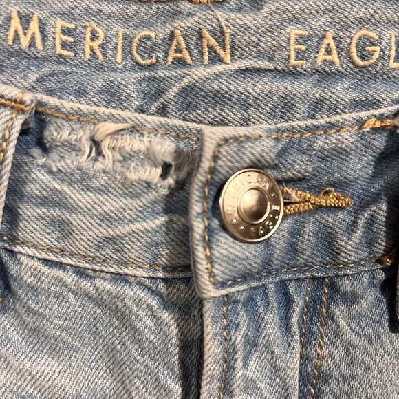 American Eagle Outfitters Distressed MOM STRAIGHT JEAN Size 00 - Picture 9 of 14